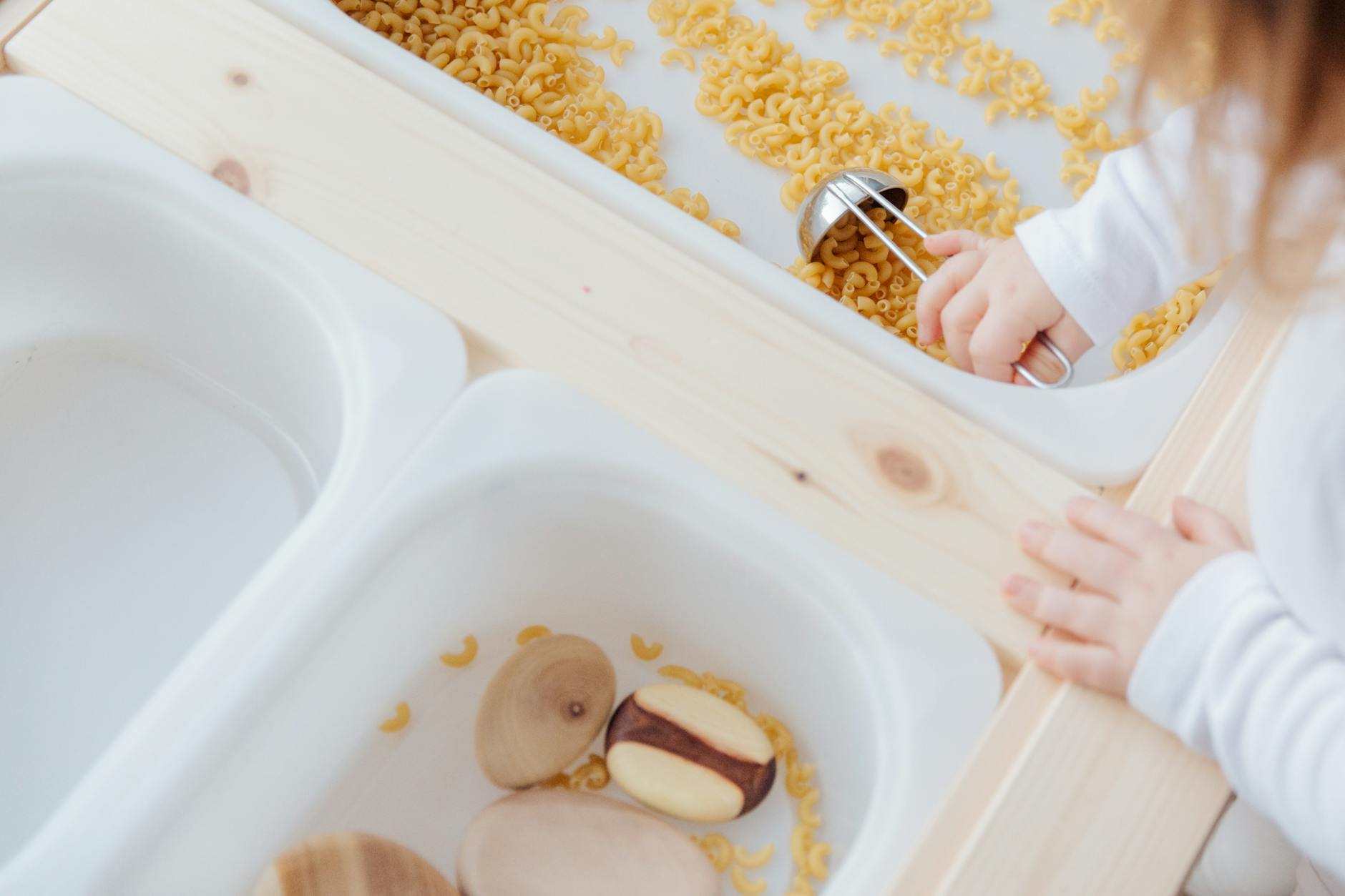 Why Non-Food Alternatives for Tuff Trays Are Essential?