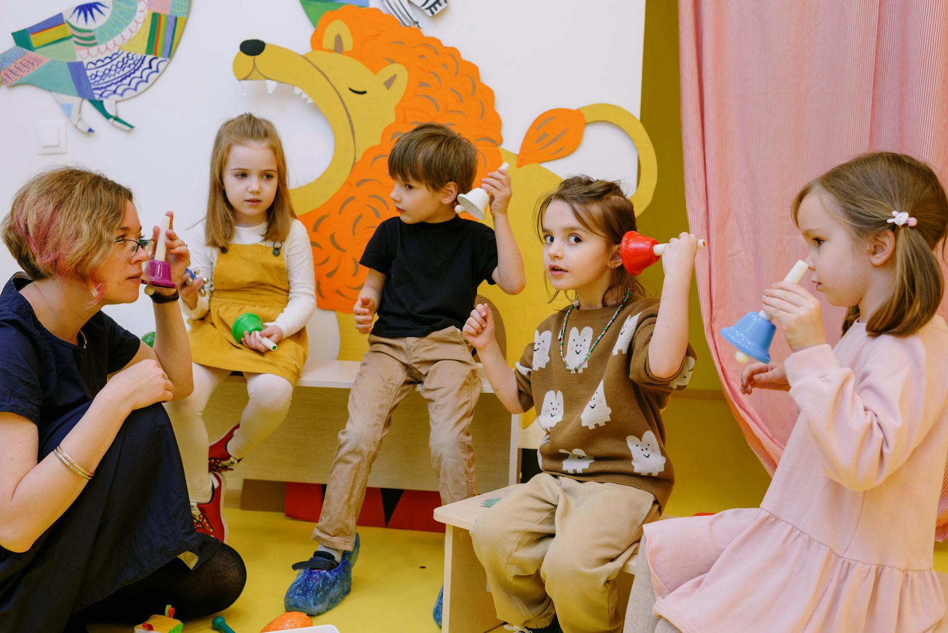 How can we promote curiosity and inquiry in early years?